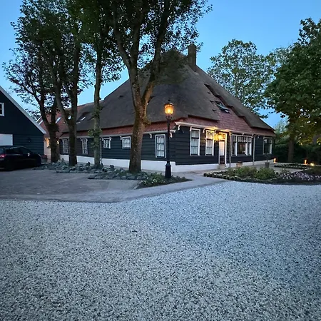 De Witte Reiger 度假居 *